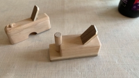 "Baue mit Holz Schiller deinen eigenen Hobel-Flaschenöffner" in Regen